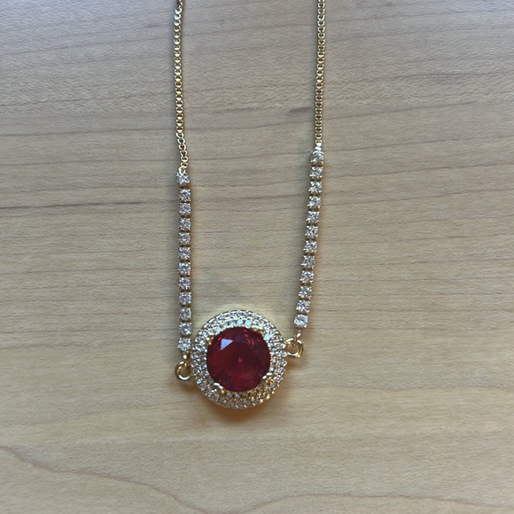 NWT gold tone anklet with red jewel and stone accents - Picture 2 of 4